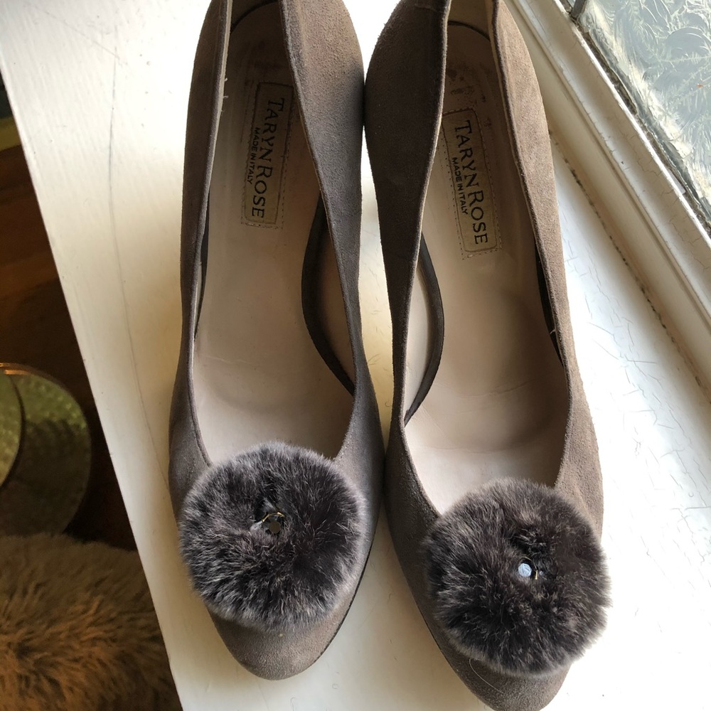 Taryn Rose taupe/grey suede pumps